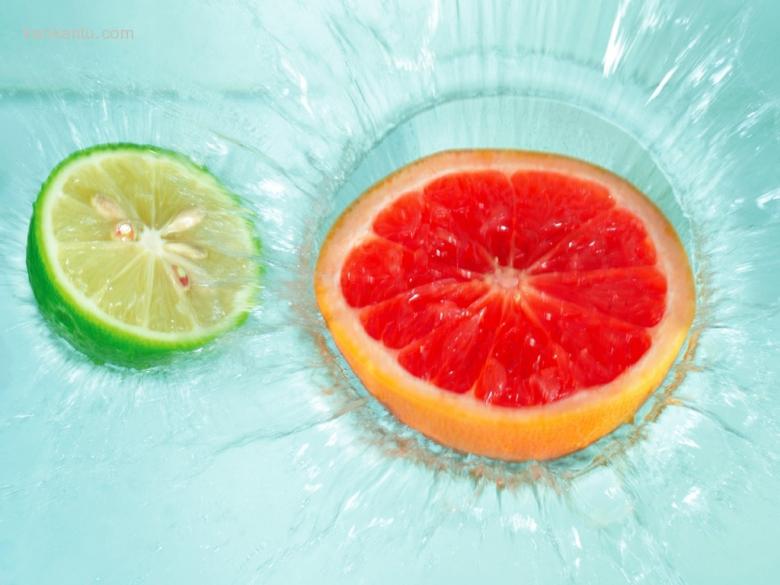 水果入水瞬间