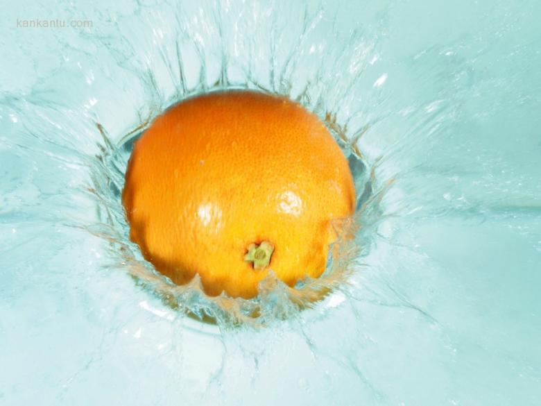 水果入水瞬间