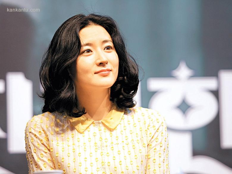韩国美女李英爱