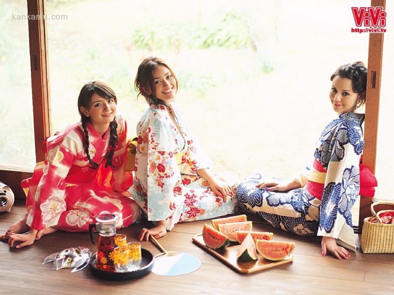 VIVI杂志女郎桌面
