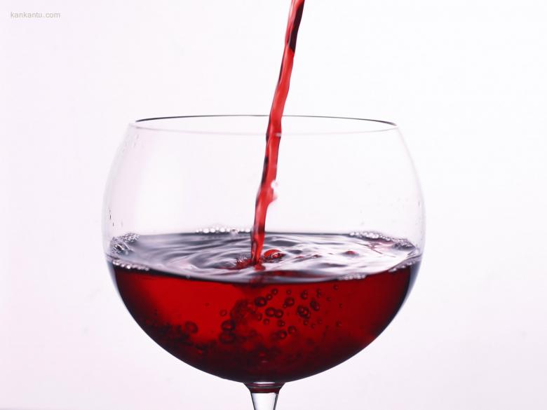 酒水与玻璃杯