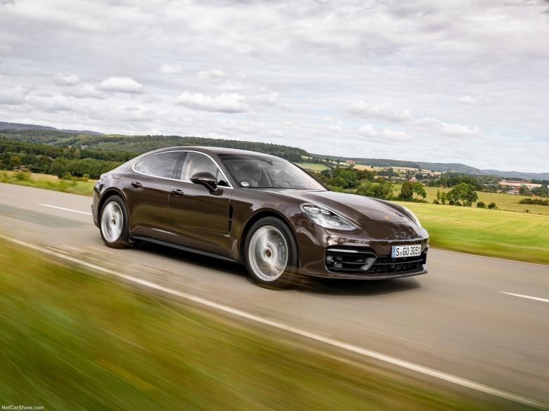 2021款保时捷Panamera 4