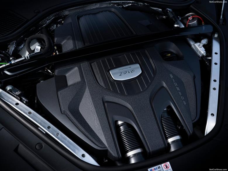 2021款保时捷Panamera 4