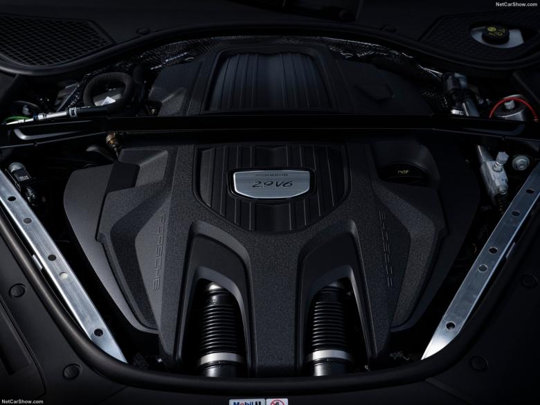 2021款保时捷Panamera 4
