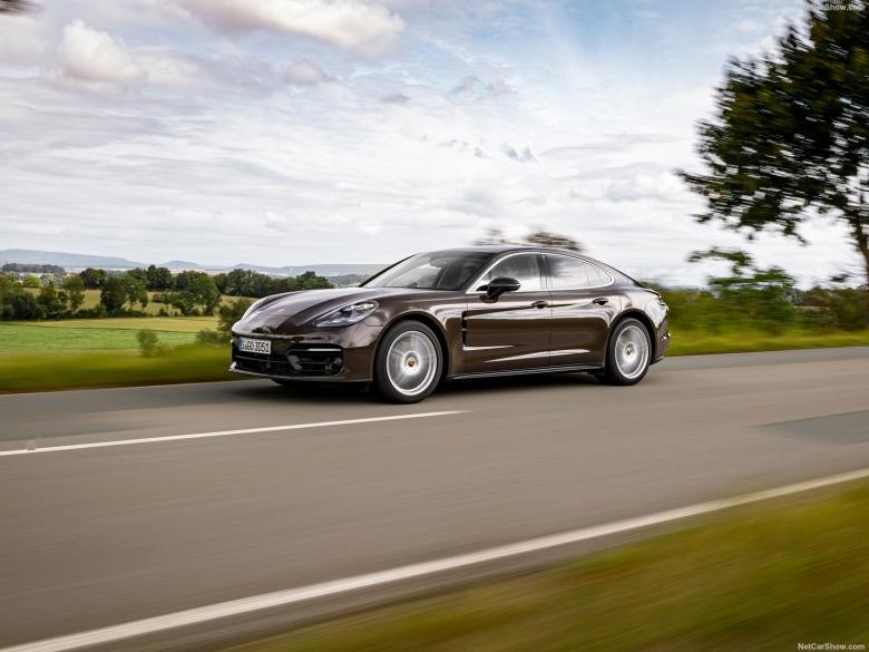 2021款保时捷Panamera 4