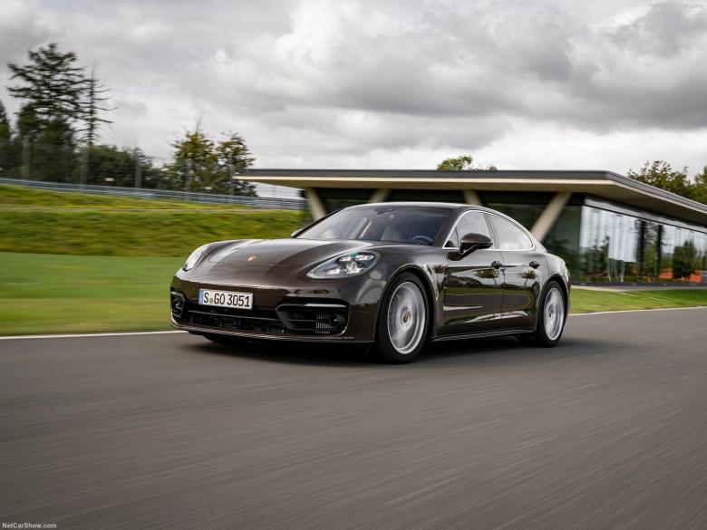 2021款保时捷Panamera 4