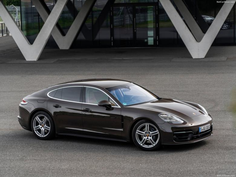2021款保时捷Panamera 4