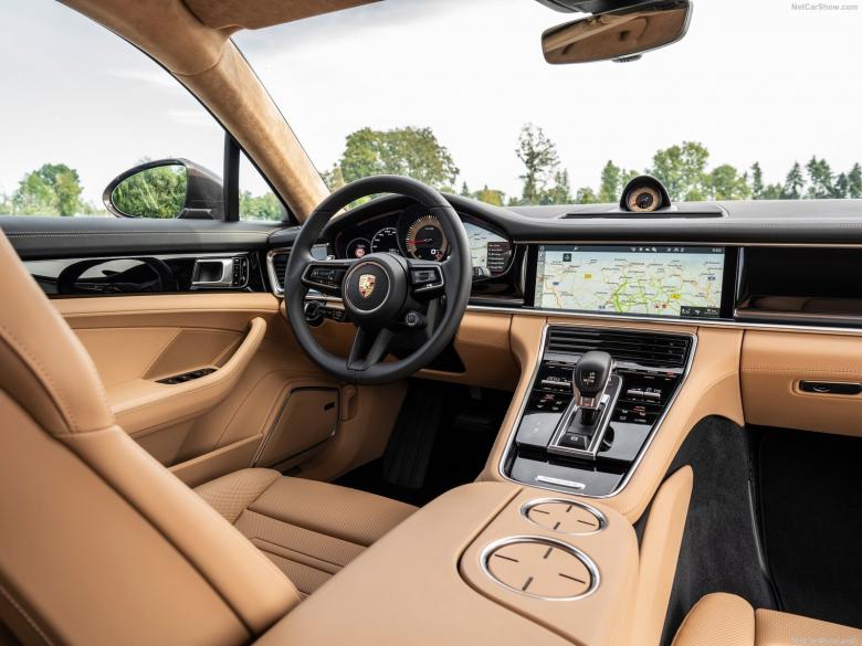 2021款保时捷Panamera 4
