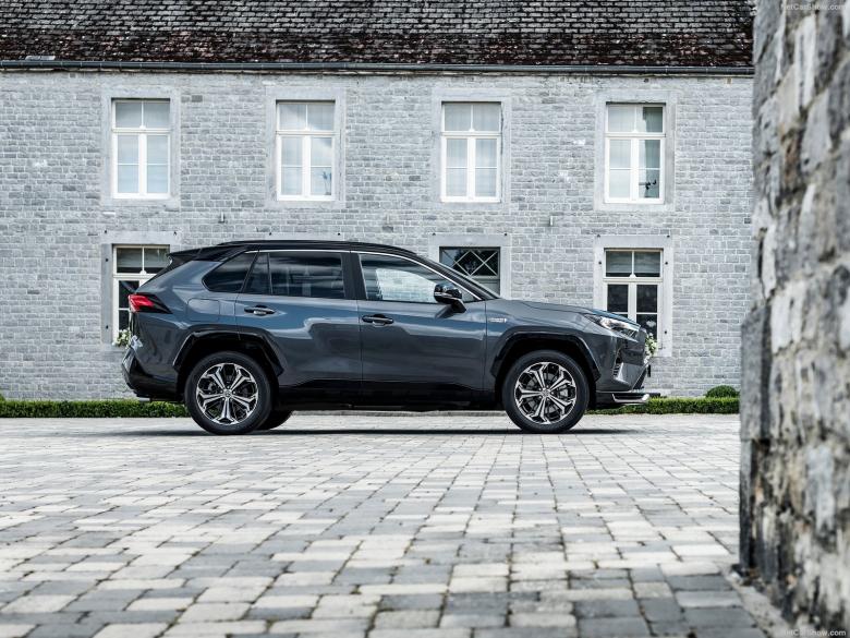 2021款丰田RAV4插电混动版