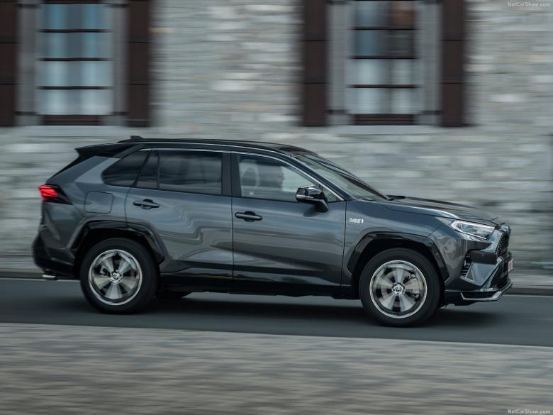 2021款丰田RAV4插电混动版