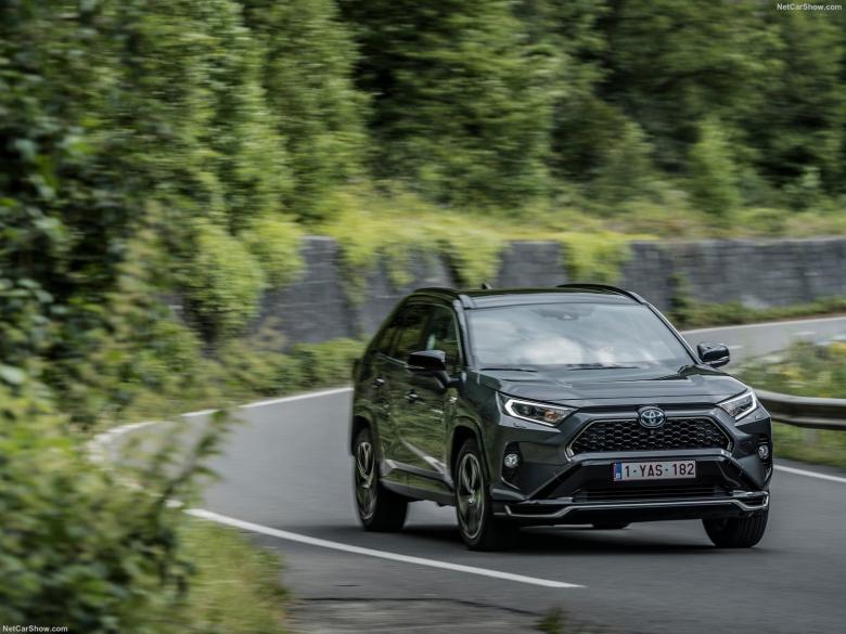 2021款丰田RAV4插电混动版