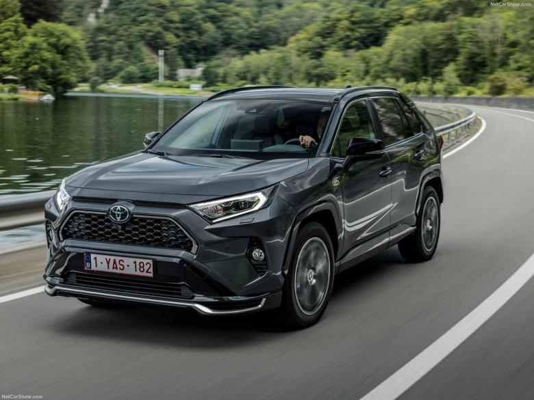 2021款丰田RAV4插电混动版