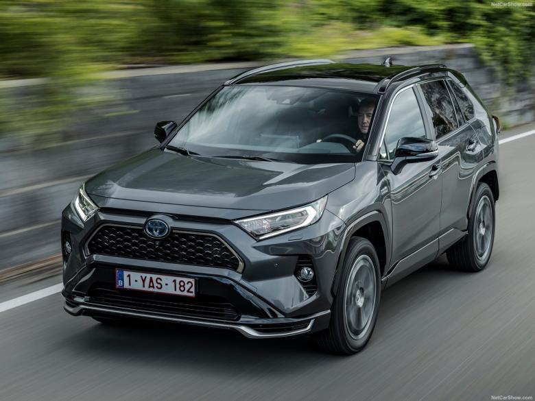 2021款丰田RAV4插电混动版