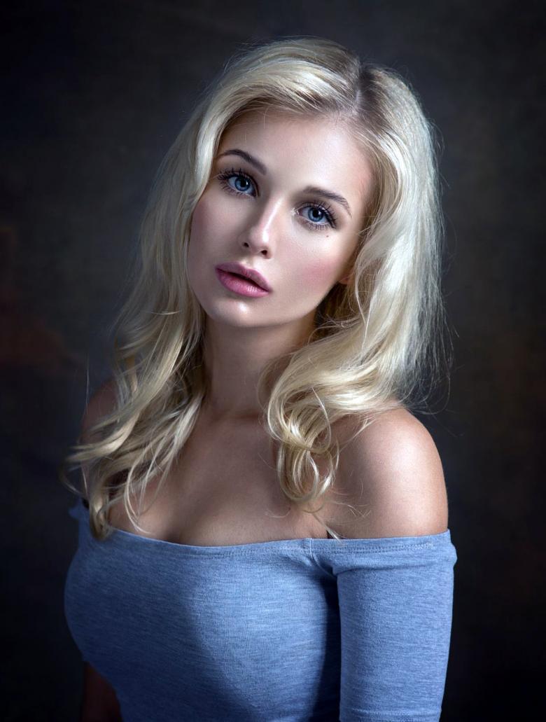 金发美女