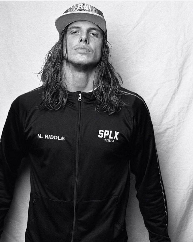 美国职业摔跤手Matt Riddle